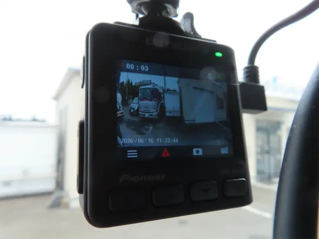 いすゞ エルフ 2TG-NLR88AM(2WD)の写真23