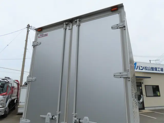 いすゞ エルフ 2TG-NLR88AM(2WD)の写真36