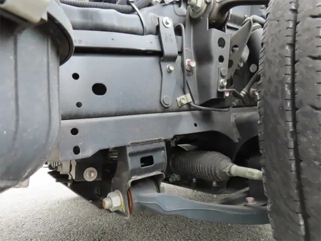 いすゞ エルフ 2TG-NLR88AM(2WD)の写真49