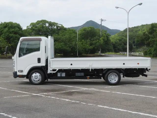 いすゞ エルフ TPG-NNR85AR(2WD)の写真4