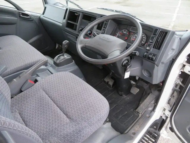 いすゞ エルフ TPG-NNR85AR(2WD)の写真11