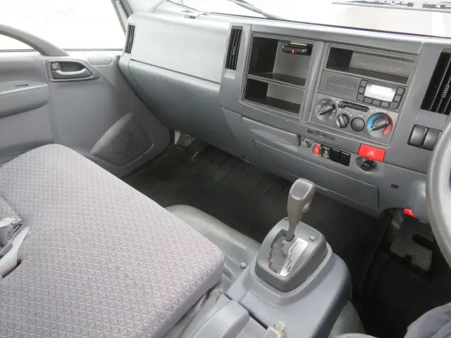 いすゞ エルフ TPG-NNR85AR(2WD)の写真17
