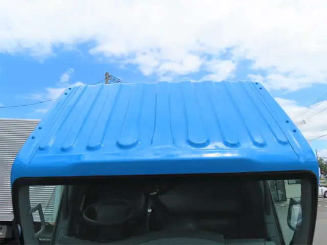 いすゞ エルフ 2RG-NMR88N(2WD)の写真7