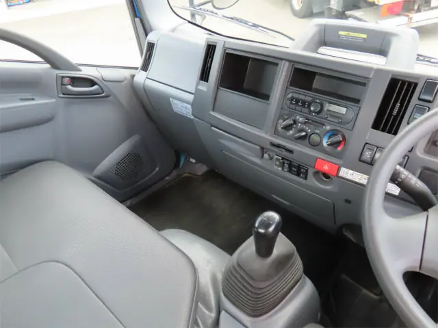 いすゞ エルフ 2RG-NMR88N(2WD)の写真13