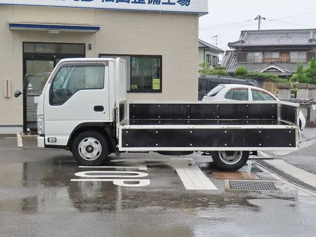 いすゞ エルフ TRG-NJR85A(2WD)の写真10
