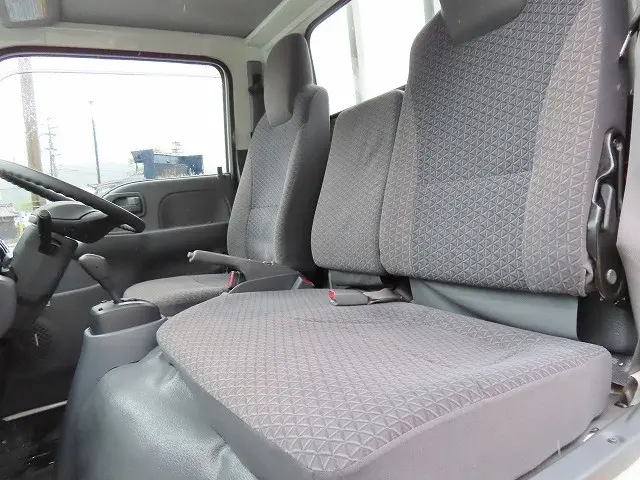 いすゞ エルフ TRG-NJR85A(2WD)の写真13