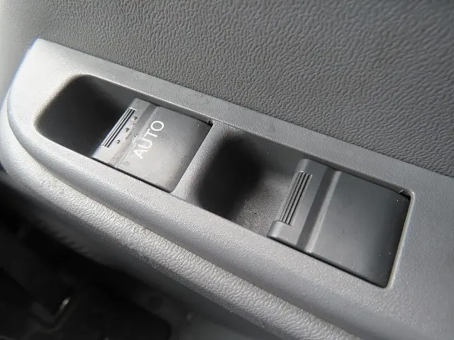 いすゞ エルフ TRG-NJR85A(2WD)の写真21