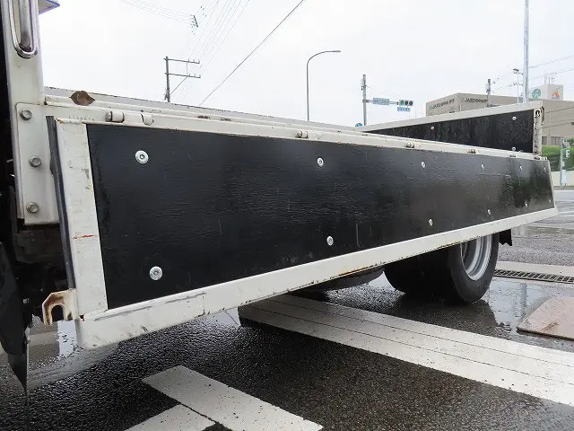 いすゞ エルフ TRG-NJR85A(2WD)の写真30