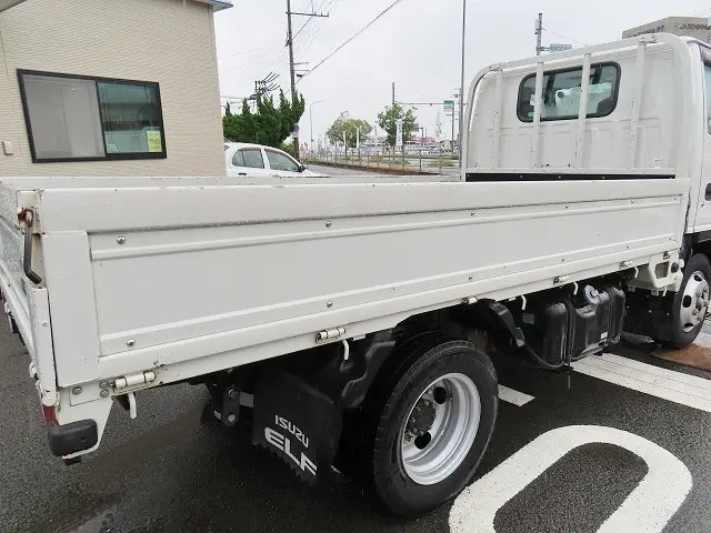 いすゞ エルフ TRG-NJR85A(2WD)の写真32