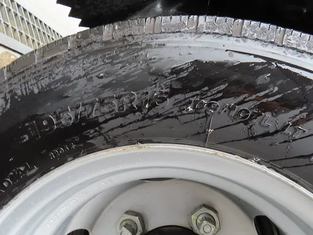 いすゞ エルフ TRG-NJR85A(2WD)の写真50