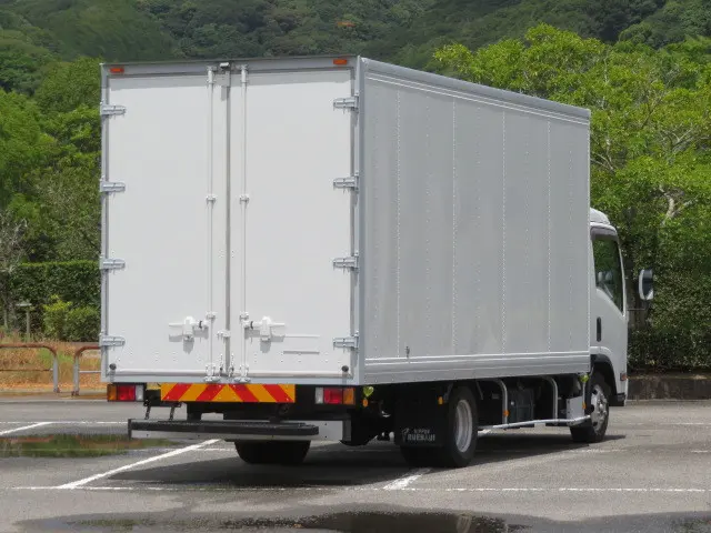 いすゞ エルフ TRG-NPR85AN(2WD)の写真2