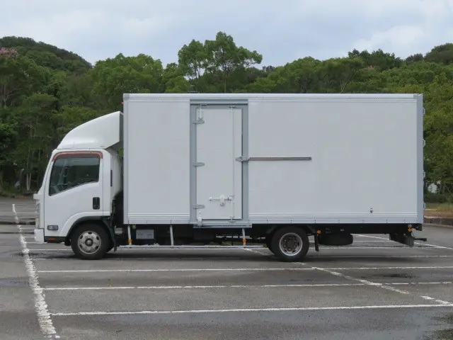 いすゞ エルフ TRG-NPR85AN(2WD)の写真3