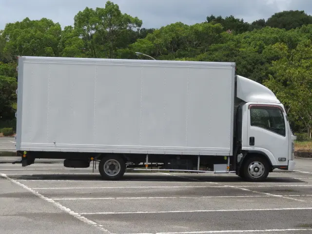 いすゞ エルフ TRG-NPR85AN(2WD)の写真4