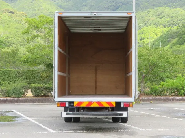 いすゞ エルフ TRG-NPR85AN(2WD)の写真8