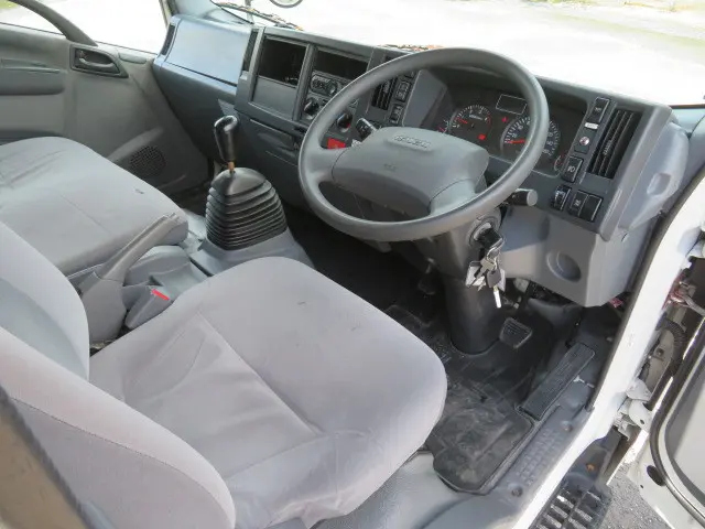 いすゞ エルフ TRG-NPR85AN(2WD)の写真10