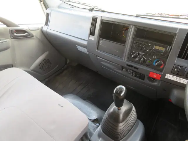 いすゞ エルフ TRG-NPR85AN(2WD)の写真16