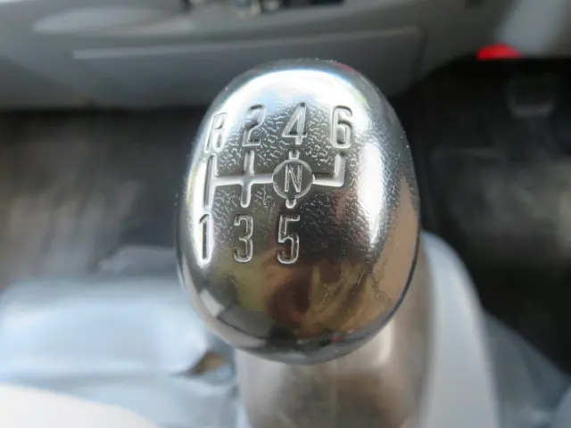 いすゞ エルフ TRG-NPR85AN(2WD)の写真17