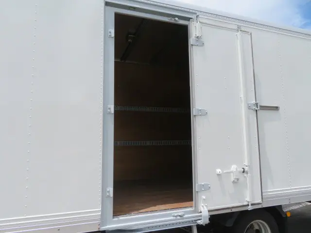いすゞ エルフ TRG-NPR85AN(2WD)の写真28