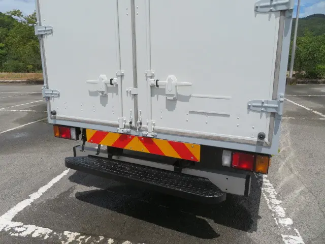 いすゞ エルフ TRG-NPR85AN(2WD)の写真32