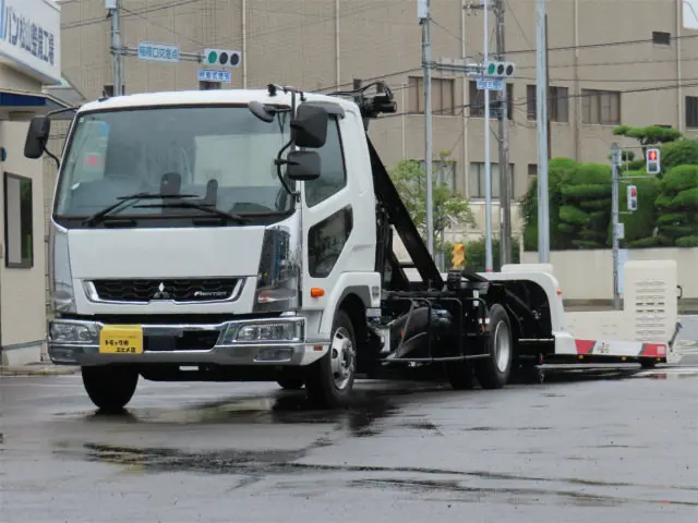 三菱 ファイター 2KG-FK65F(2WD)の写真2