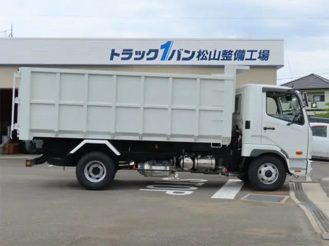 三菱 ファイター 2KG-FK72F(2WD)の写真5