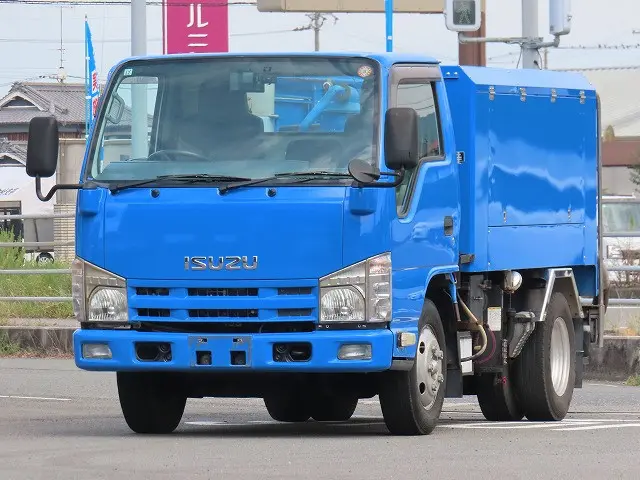 いすゞ エルフ SKG-NKR85AN(2WD)の写真2