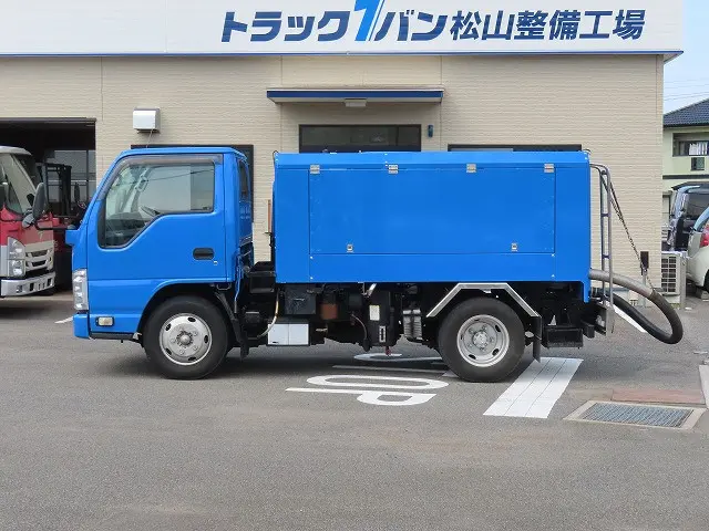 いすゞ エルフ SKG-NKR85AN(2WD)の写真4