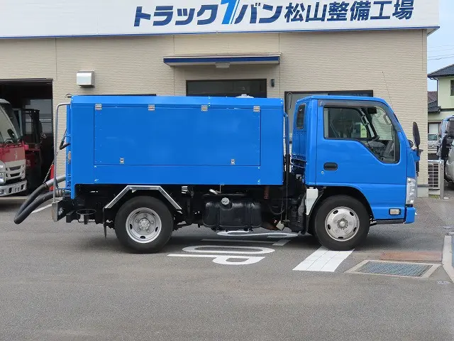 いすゞ エルフ SKG-NKR85AN(2WD)の写真5