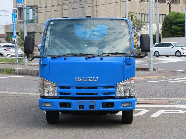 いすゞ エルフ SKG-NKR85AN(2WD)の写真6