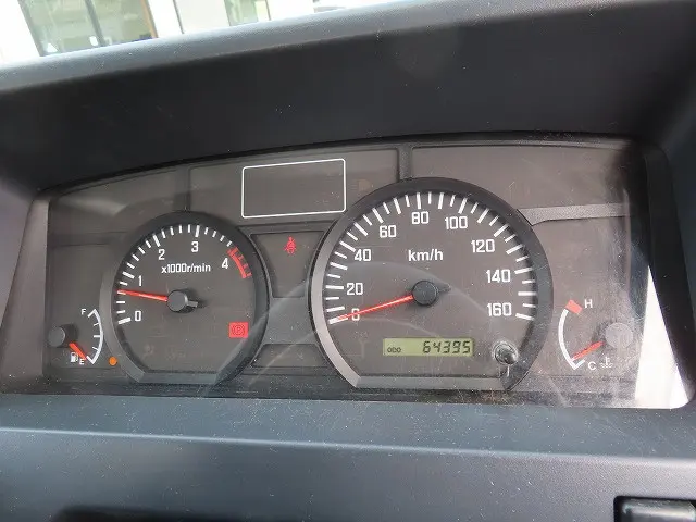 いすゞ エルフ SKG-NKR85AN(2WD)の写真12
