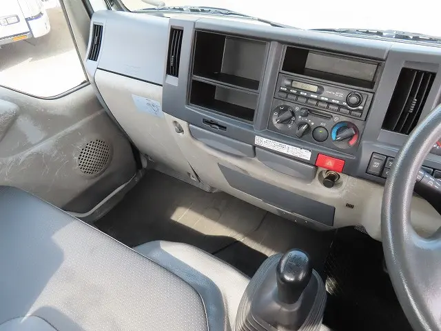 いすゞ エルフ SKG-NKR85AN(2WD)の写真14