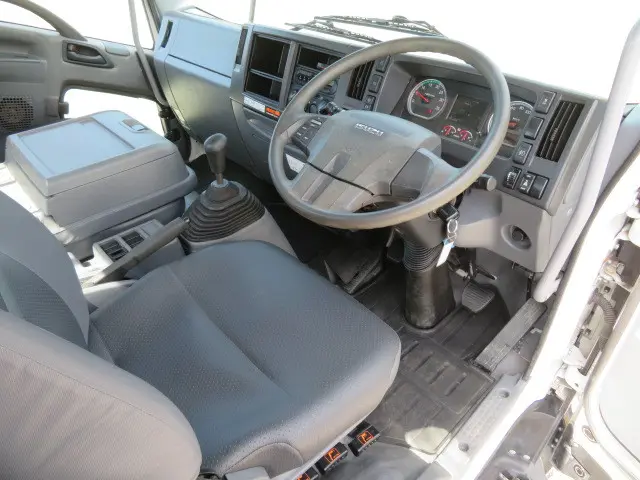 いすゞ フォワード 2PG-FRR90S1(2WD)の写真9