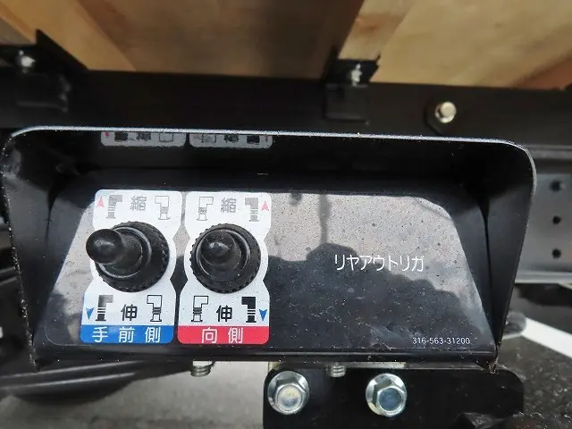 三菱 キャンター 2RG-FEB80(2WD)の写真37