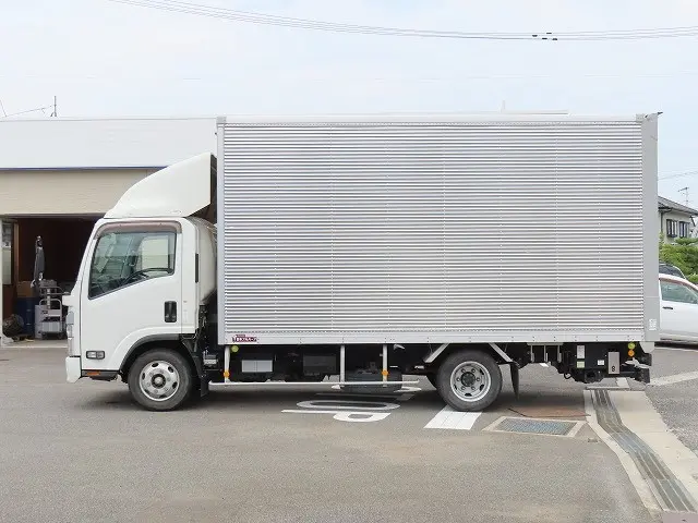 いすゞ エルフ 2RG-NPR88AN(2WD)の写真4