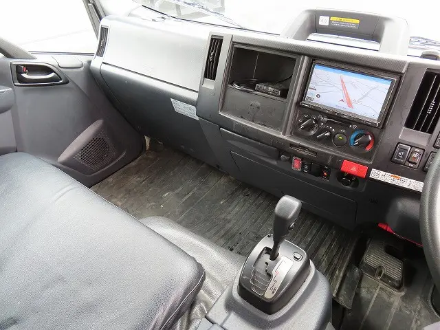 いすゞ エルフ 2RG-NPR88AN(2WD)の写真13
