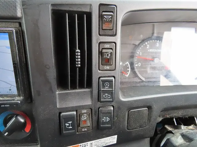 いすゞ エルフ 2RG-NPR88AN(2WD)の写真15