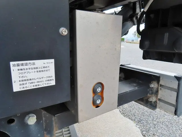 いすゞ エルフ 2RG-NPR88AN(2WD)の写真36