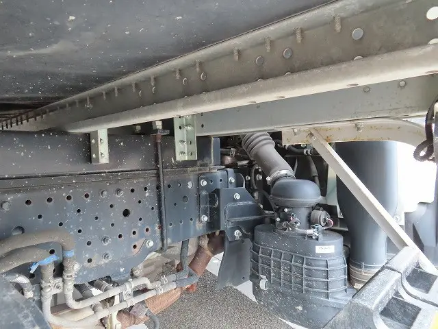いすゞ エルフ 2RG-NPR88AN(2WD)の写真44