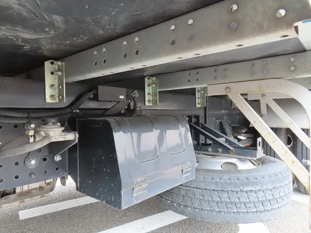 いすゞ エルフ 2RG-NPR88AN(2WD)の写真46