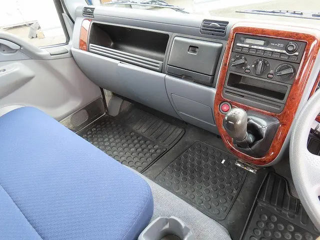 三菱 キャンター PDG-FE83DY(2WD)の写真15