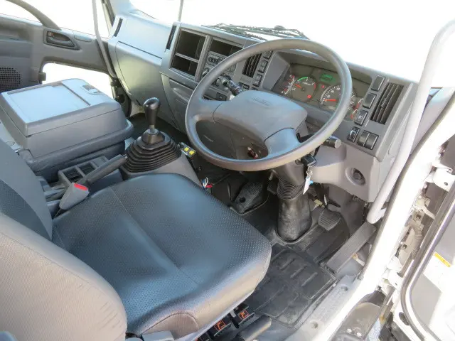 いすゞ フォワード 2RG-FRR90S1(2WD)の写真10
