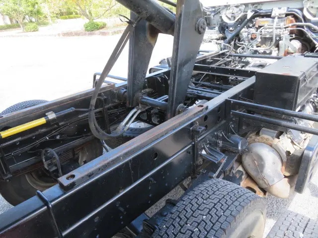 いすゞ フォワード 2RG-FRR90S1(2WD)の写真44