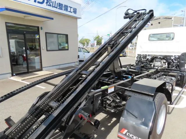三菱 キャンター 2PG-FEB80(2WD)の写真35