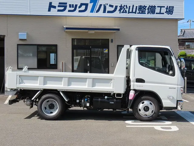 三菱 キャンター 2RG-FBA60(2WD)の写真4