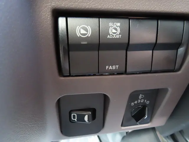 三菱 キャンター 2RG-FBA60(2WD)の写真17