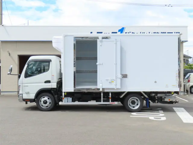 三菱 キャンター 2RG-FEB80(2WD)の写真7