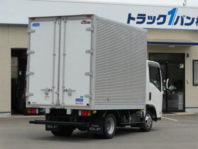 いすゞ エルフ 2TG-NLR88AM(2WD)の写真2