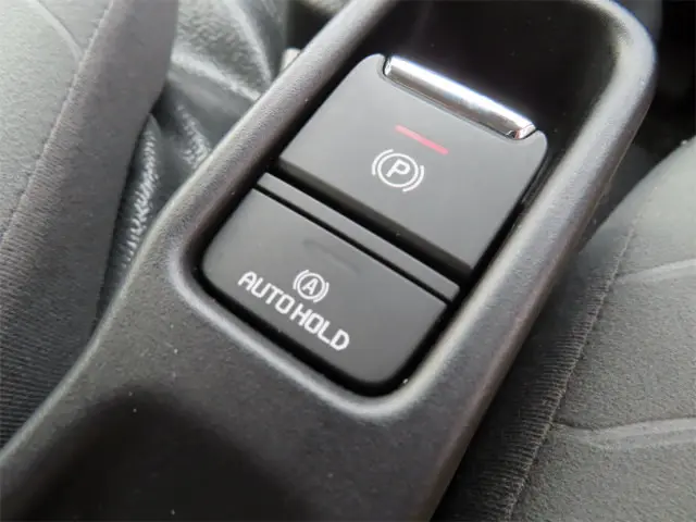 いすゞ エルフ 2TG-NLR88AM(2WD)の写真11