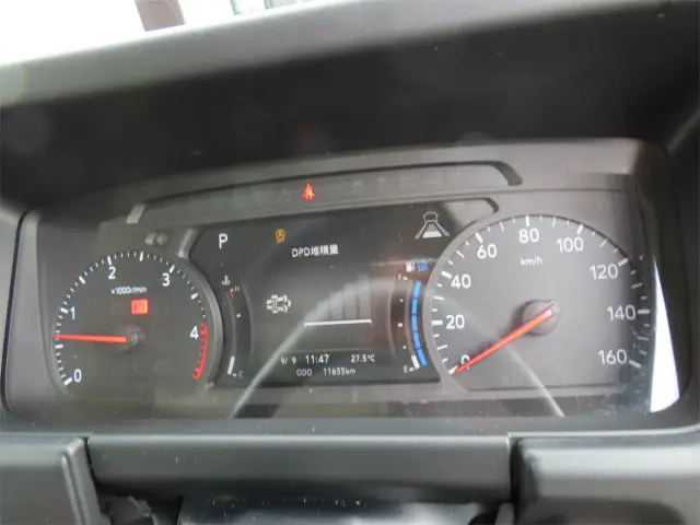 いすゞ エルフ 2TG-NLR88AM(2WD)の写真12
