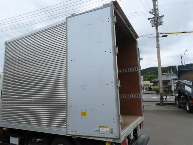 いすゞ エルフ 2TG-NLR88AM(2WD)の写真34